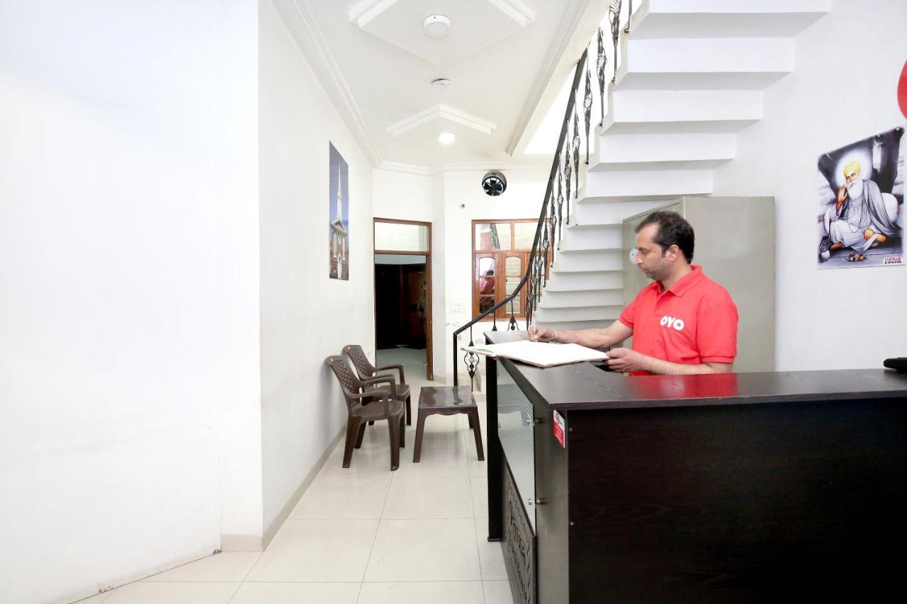 Oyo 8105 Royale Guest House Ludhiana Eksteriør billede
