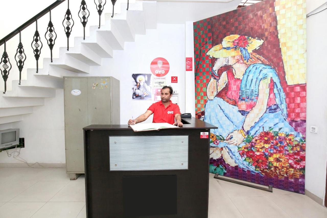 Oyo 8105 Royale Guest House Ludhiana Eksteriør billede