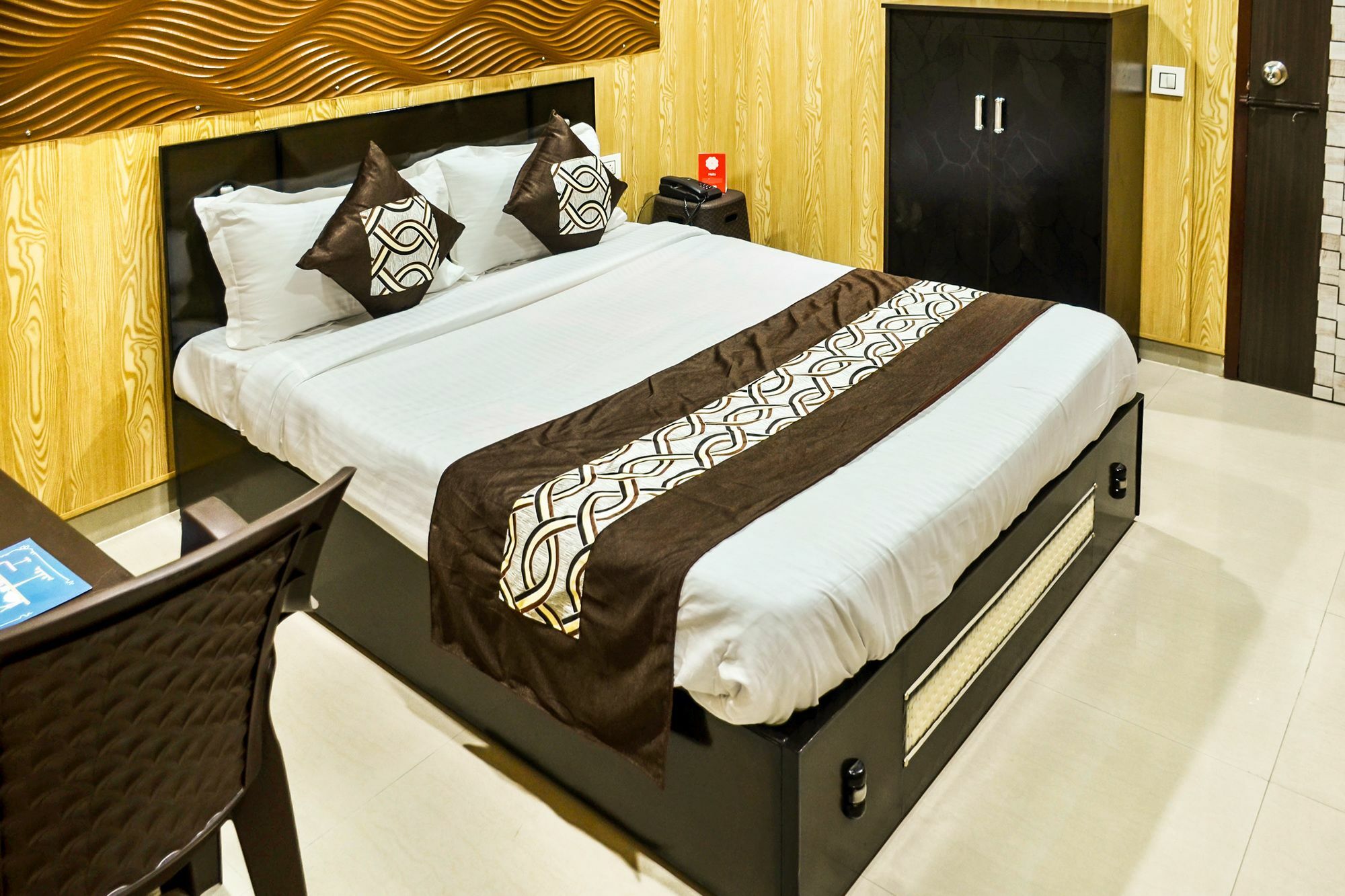 Oyo 8105 Royale Guest House Ludhiana Eksteriør billede